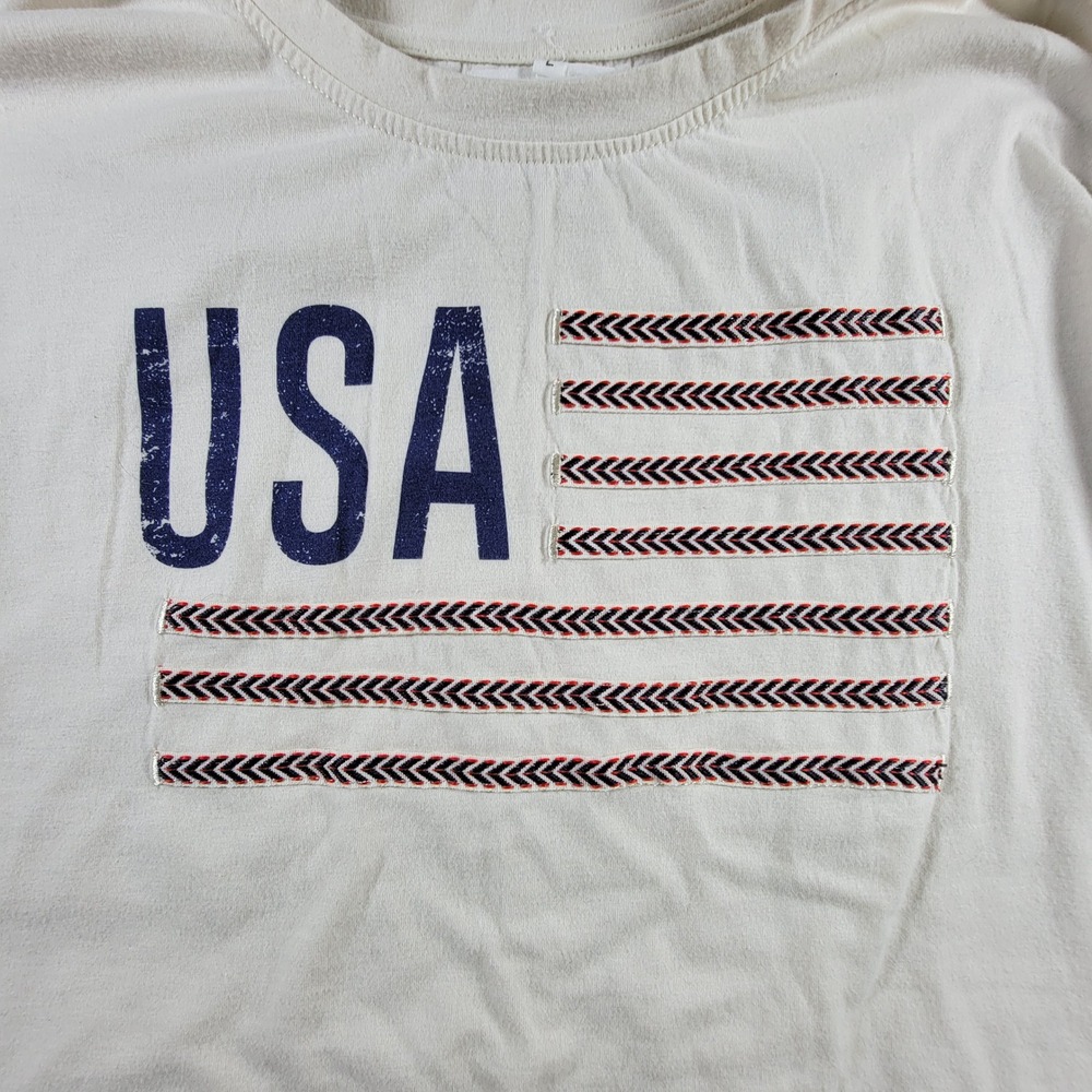 Maurices Graphic Tee Women Large Cream Excellent USA Flag Chevron Short Sleeve